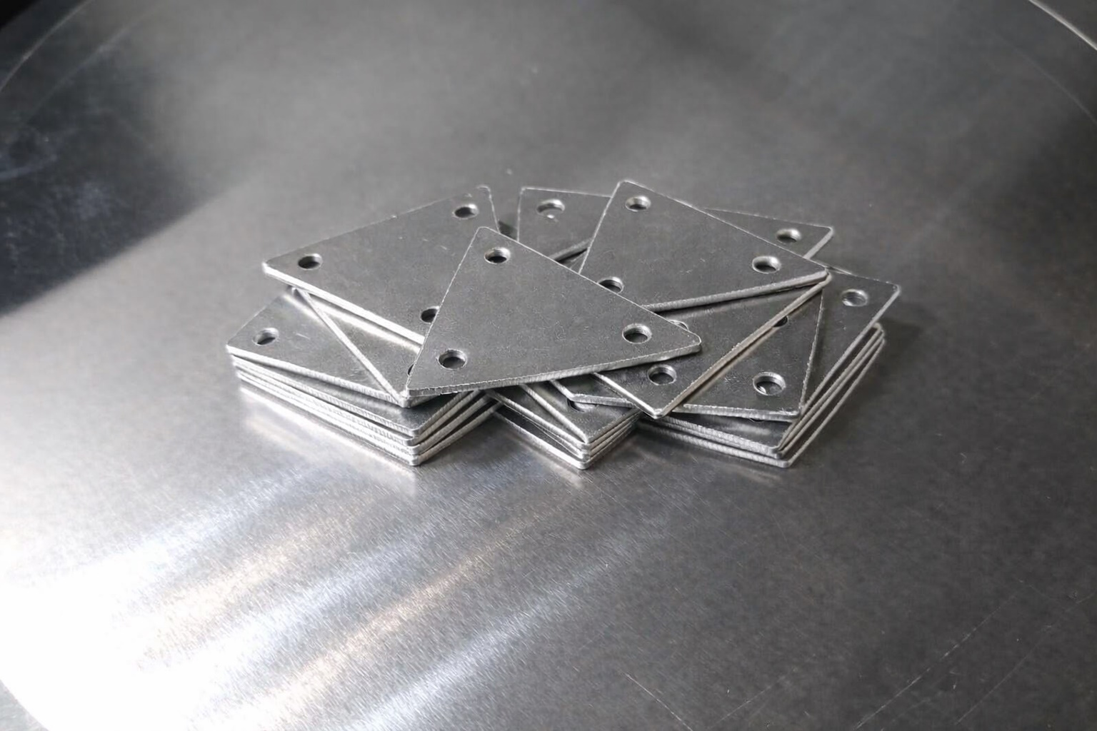 Технологические особенности лазерной резки алюминиевых сплавов для предприятий Пензы